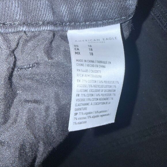 Womens American Eagle Black Denim Shorts Distressed Cut Off Stretch Size 18 - Picture 5 of 5